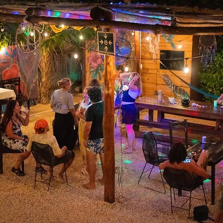 Mapache Hostel & Camping Isla Holbox Exterior photo