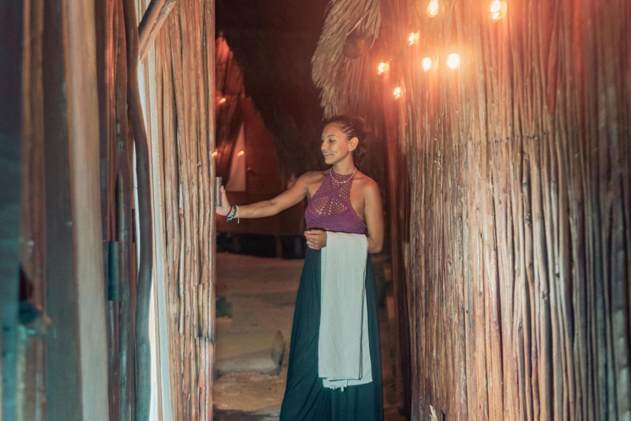 Mapache Hostel & Camping Isla Holbox Exterior photo