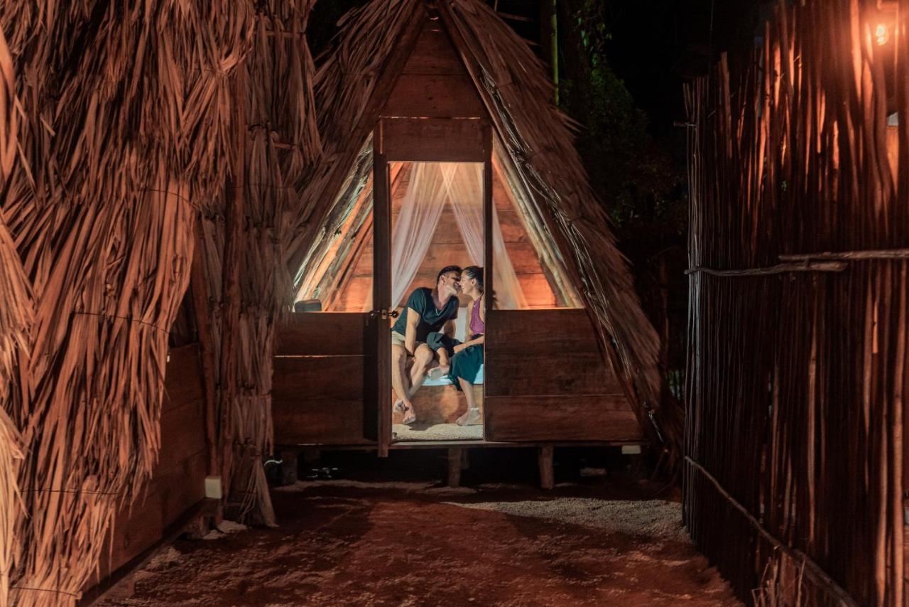 Mapache Hostel & Camping Isla Holbox Exterior photo