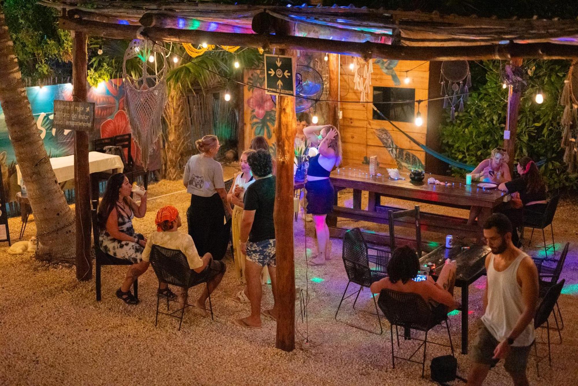 Mapache Hostel & Camping Isla Holbox Exterior photo