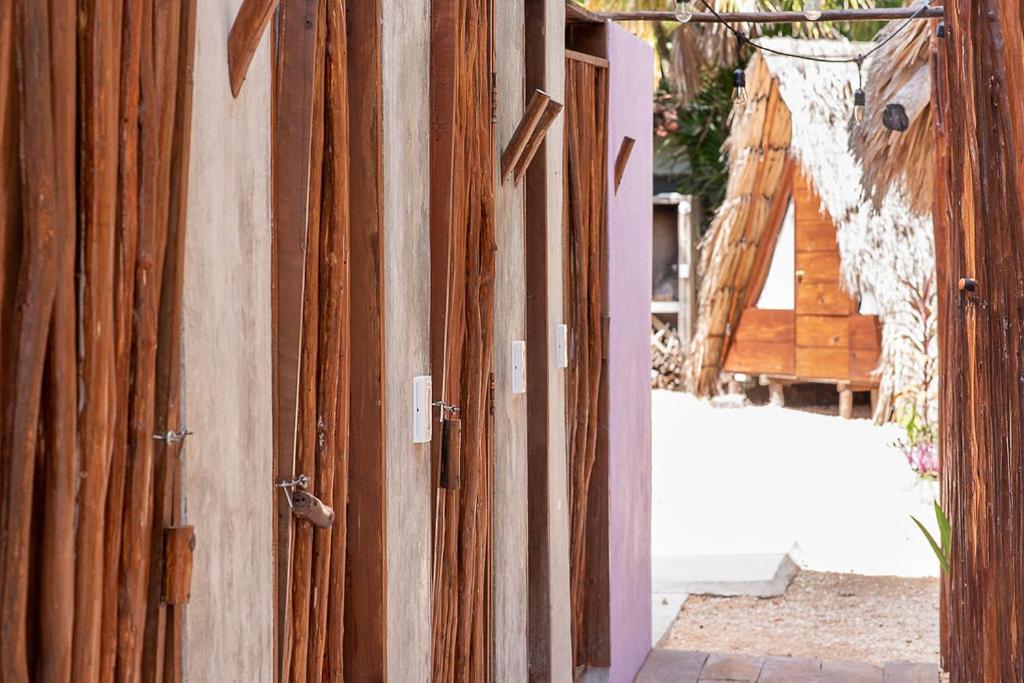 Mapache Hostel & Camping Isla Holbox Exterior photo
