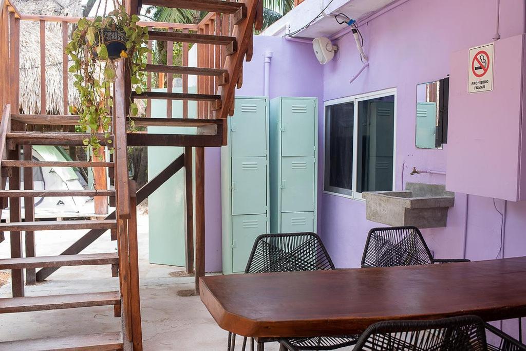 Mapache Hostel & Camping Isla Holbox Exterior photo