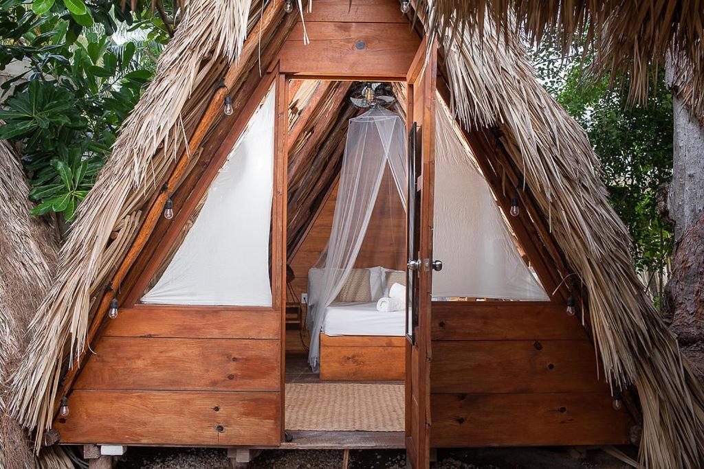 Mapache Hostel & Camping Isla Holbox Exterior photo