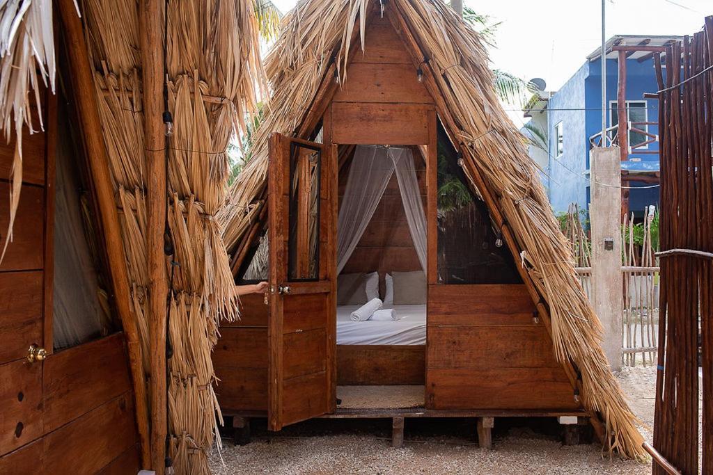 Mapache Hostel & Camping Isla Holbox Exterior photo