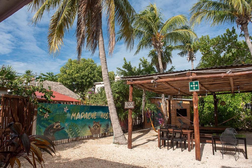Mapache Hostel & Camping Isla Holbox Exterior photo